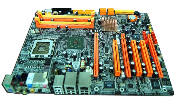 DFI LANParty UT RD600-T2R/G